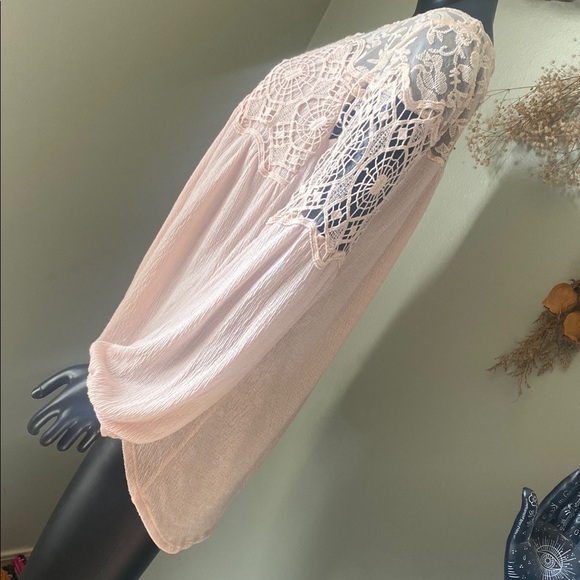 ELLA MARA Chic Elegant Lace Accent Blouse in Light Pink Top - Picture 7 of 15